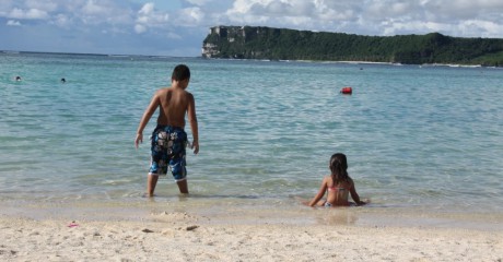 siblingは、兄、姉、弟、妹を総括した便利な英単語です。